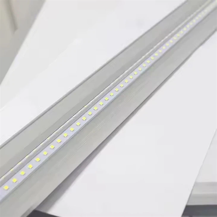 Led Batten Light 110-277V 15W 3000K